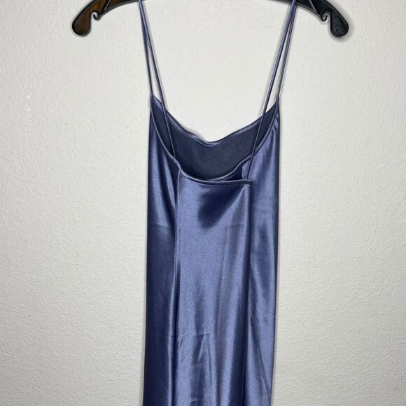 Vergel de Dios Gown - Picture 4 of 8